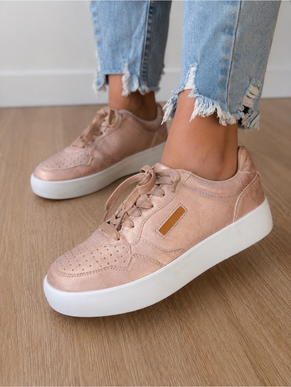 Outwoods Metallic Blush Platform Sneakers Casual Lace-Up Comfort shoes size 10